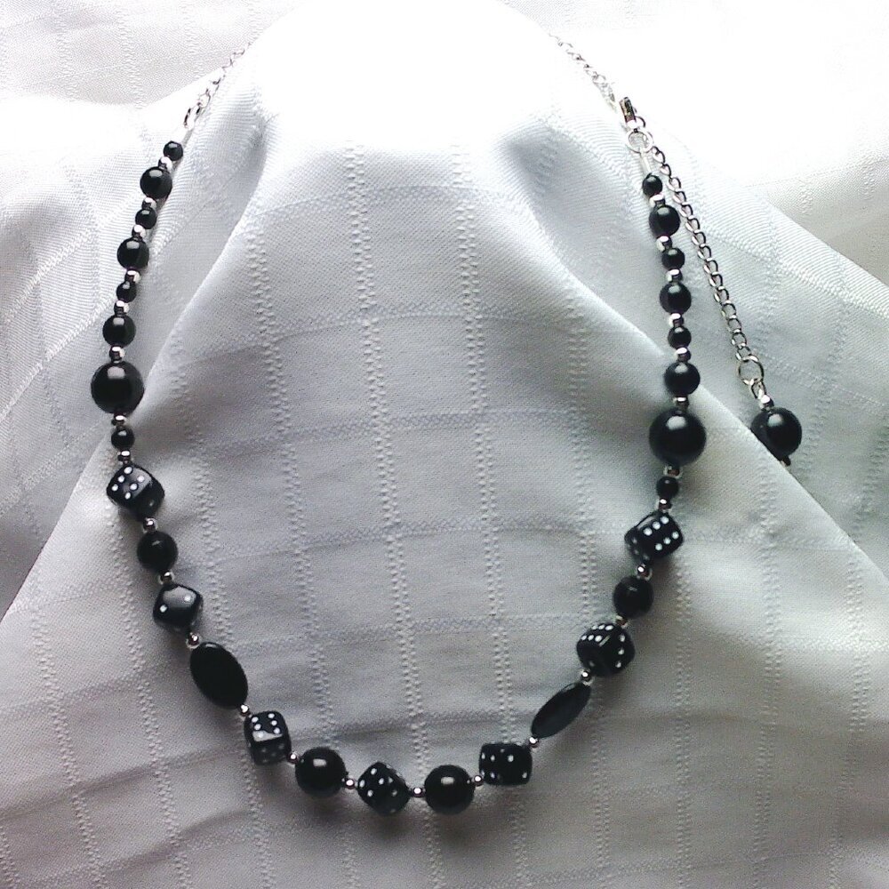 No 1818-1819 Handmade earrings with 8mm acrylic dices and different sizes of bea